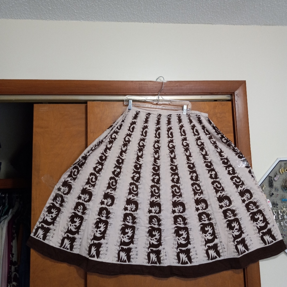 Route 66 size XL brown/cream skirt